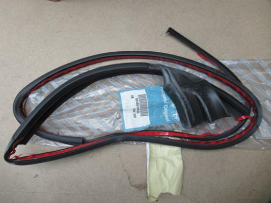 46810633 Profielrubber rechterzijde