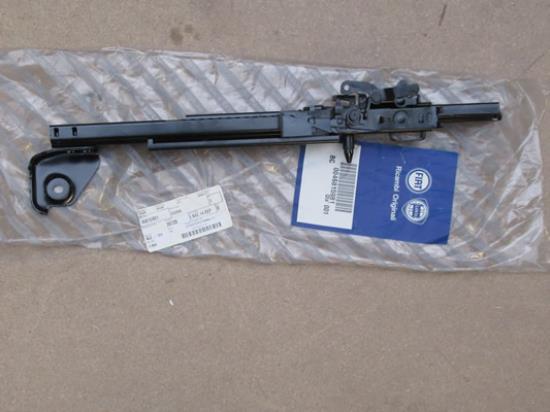 46815981 Stoelgeleiding linker voorzijde