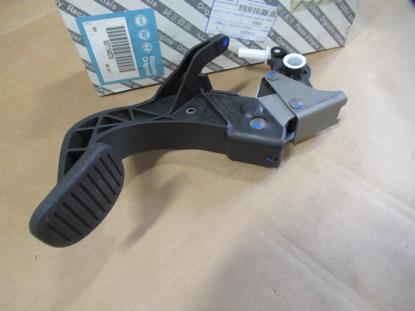 71748370 Koppelingspedaal