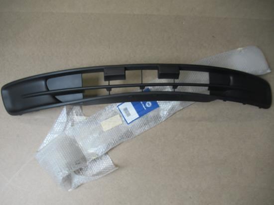 735277584 Grille voorbumper