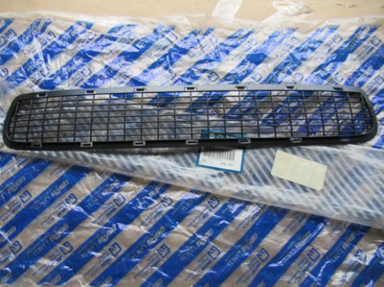 735399330 Grille voorbumper