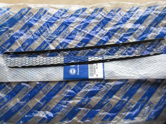 735498740 Grille voorbumper