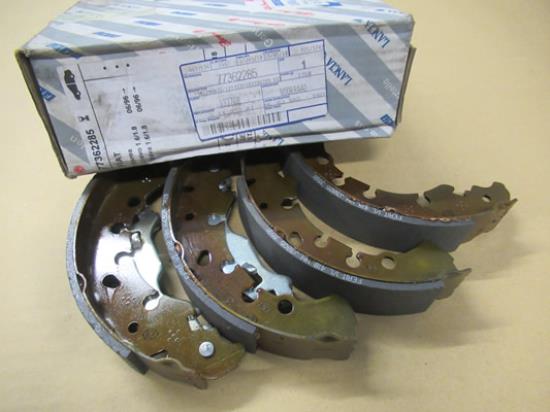 77362285 Remschoenset