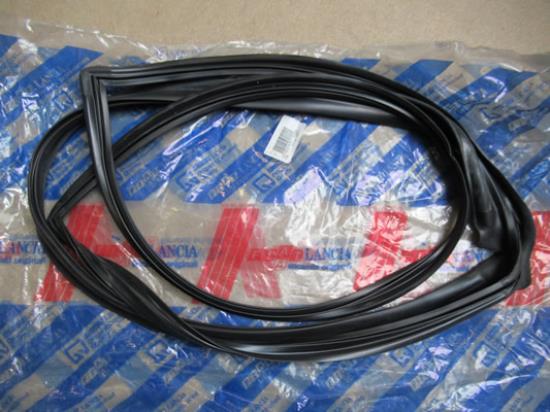 82457326 Profielrubber achterruit