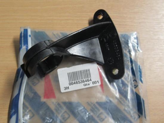 46536464 Beugel voor slang luchtfilterhuis