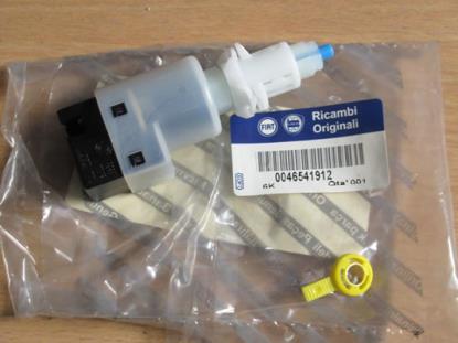 46541912 Remlichtschakelaar