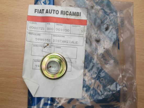 5995552 Afstandstuk brandstoftank