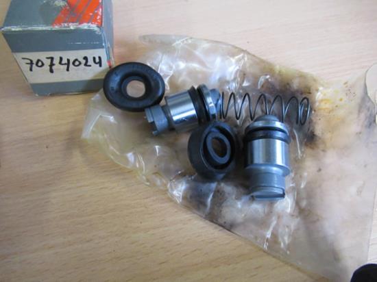 7074024 Reparatieset remmen achterzijde