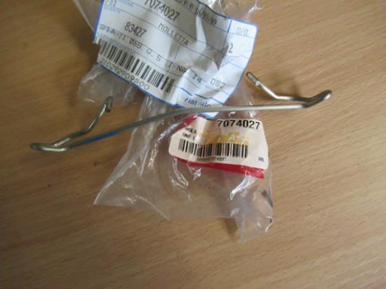 7074027 Veer remmen voorzijde