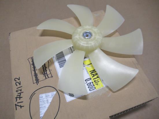 71742122 Ventilator