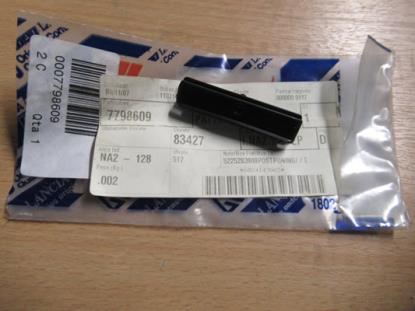 7798609 Glijstift raam