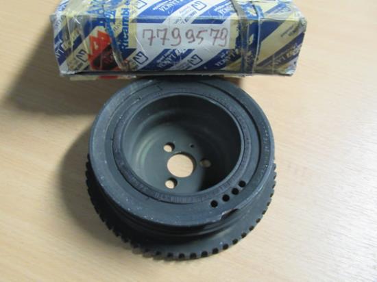 7799579 Poelie distributie