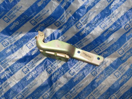 7799620 Scharnier motorkap rechterzijde