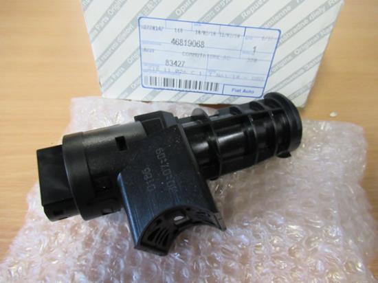 46819068 Contactslot