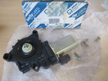 46841277 Motor voor raam links