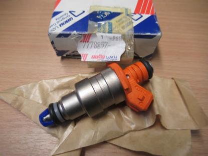 7778857 Injector