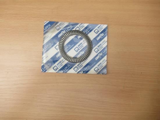 4400895 Veerpootlager vering voorzijde