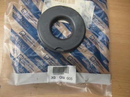 4400896 Houder vering voorzijde