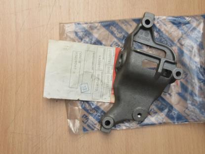 4408895 Steun versnellingsbak