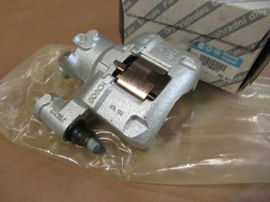 77364674 Remklauw rechtsvoor