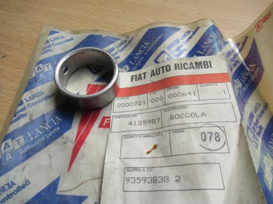 4135987 Bus distributie as