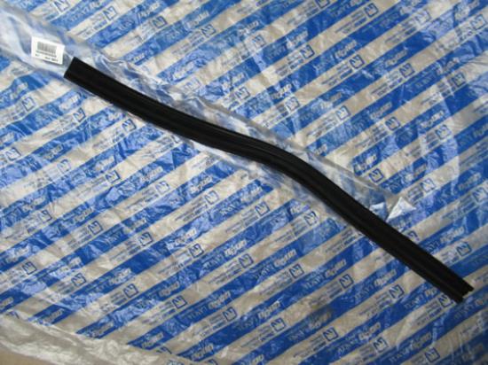 46303359 Achterste profielrubber portier voorzijde