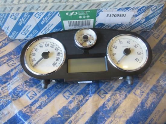 51709391 Instrumentenpaneel met snelheidsmeter