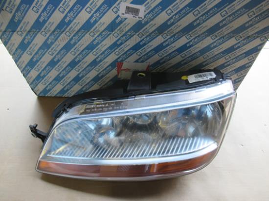 51747605 Koplamp links