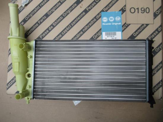 71736187 Radiateur met expansietank 1.1 1.2