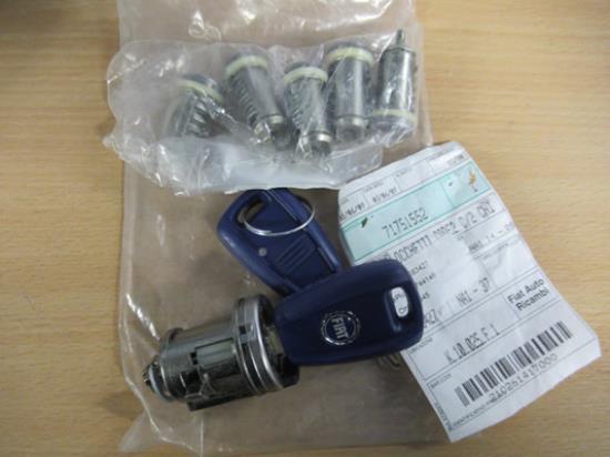 71751552 Sleutel- en cilinderslotenset