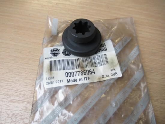 7786064 Bus elastisch