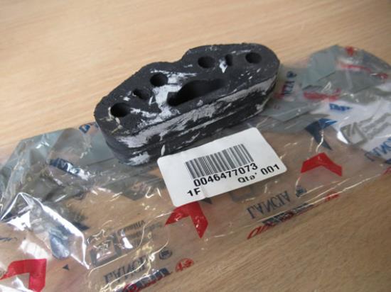 46477073 Rubber uitlaatpijp