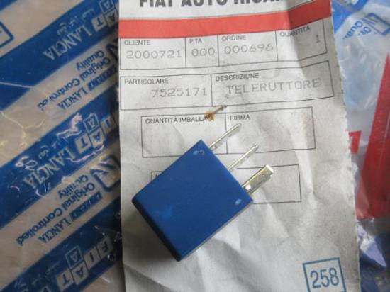 7525171 Relais ruitverwarming