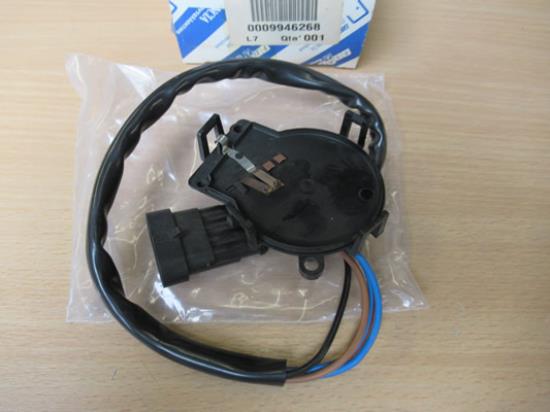 9946268 Schakelaar ruitenwissermotor voorzijde