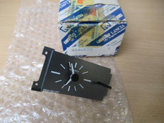 9946302 Klokje dashboard