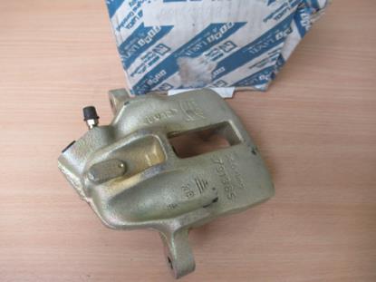 9946898 Remklauw linksvoor