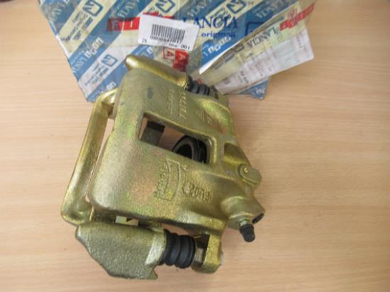 9947017 Remklauw linksvoor