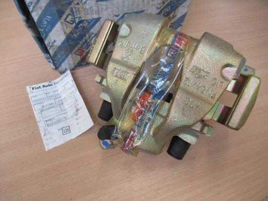 9947047 Remklauw linksvoor