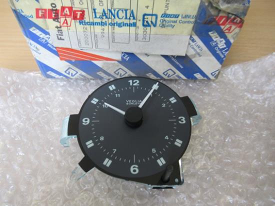 9947196 Klokje dashboard