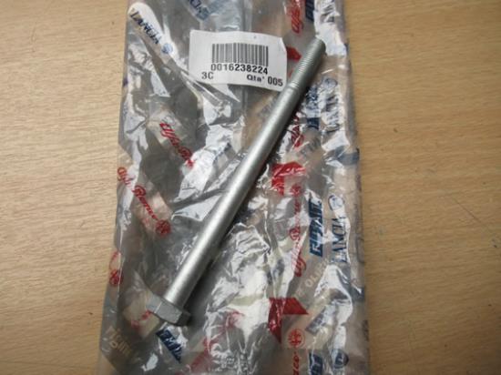 16238224 Bout voor motorsteun