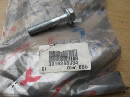 16288934 Bout M10x50