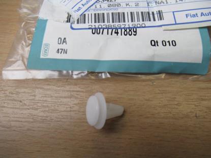 71741889 Veertje voor bevestiging sierlijst