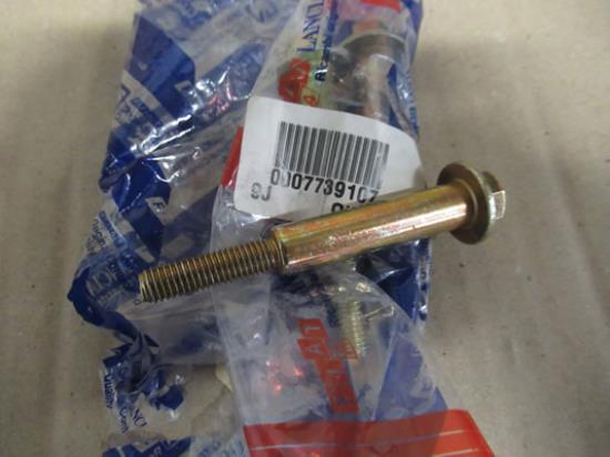 7739107 Bout uitlaat