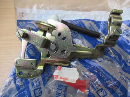 9943347 Houder carburateur