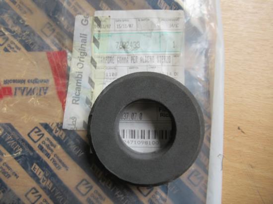 7632433 Rubber stuurhuis