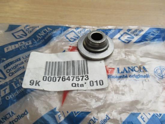 7647573 Schotel voor distributie