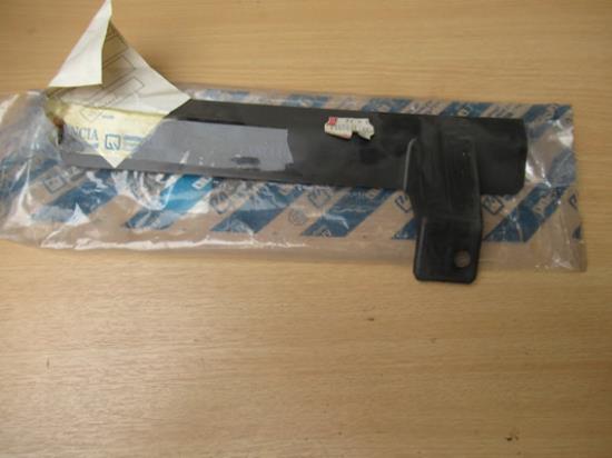 7647608 Beugel radiateur linkerzijde