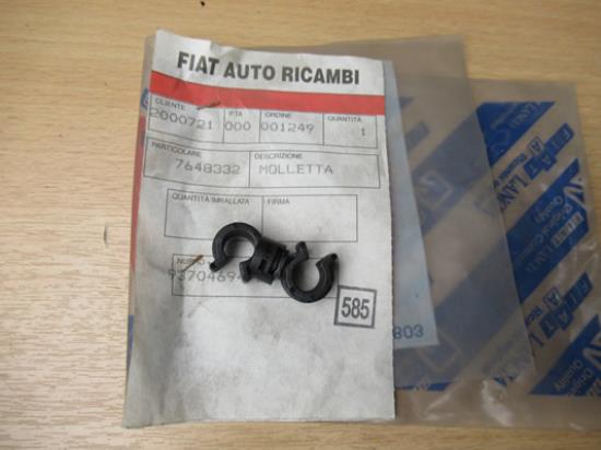 7648332 Veertje voor brandstof buizen bevestiging