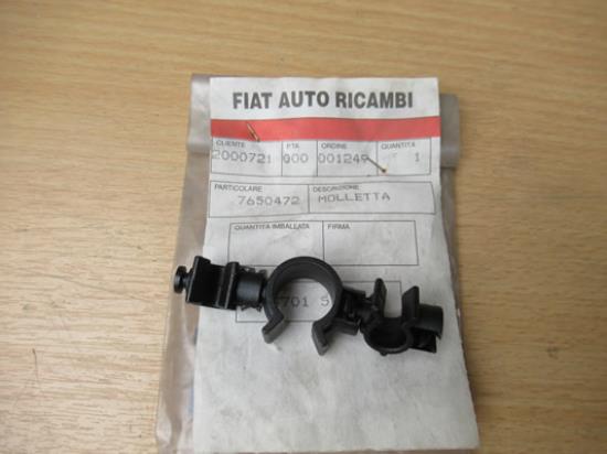 7650472 Veertje voor brandstof buizen bevestiging