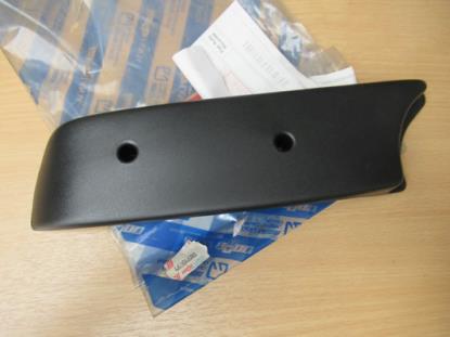 46304680 Sierstuk voorstoelen rechterzijde